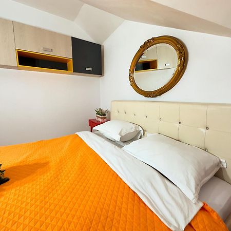 Millenium Apartment Central Craiova Ngoại thất bức ảnh