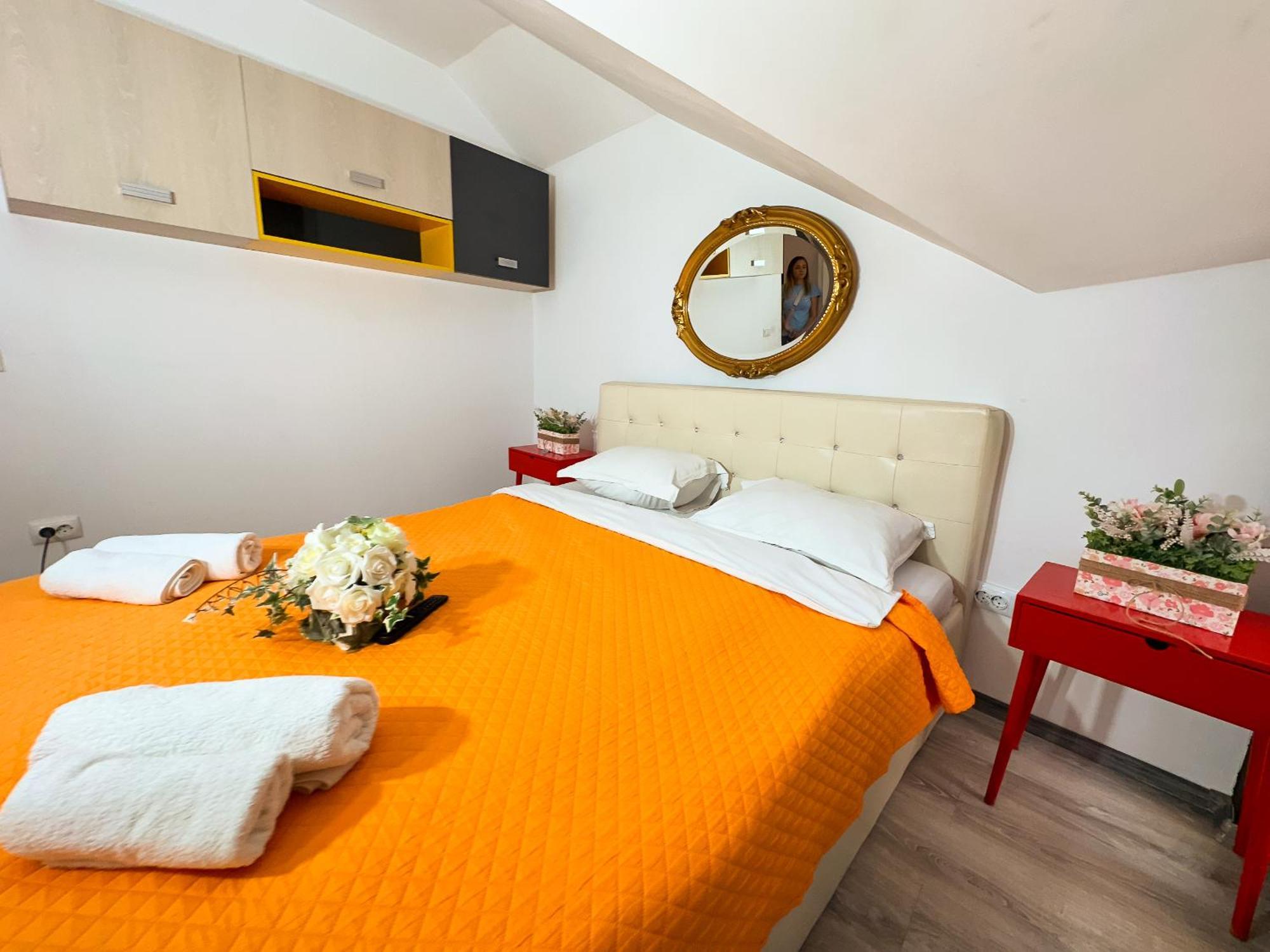 Millenium Apartment Central Craiova Ngoại thất bức ảnh